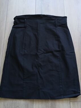 Le Château Black Pencil Skirt 15/16 Office Core Minimalist Workwear Canada Made